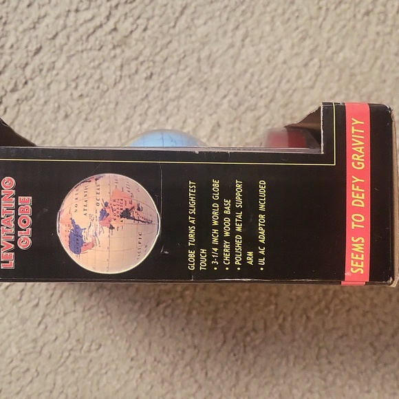 LAST CHANCE! Electro Magnetic Levitating Globe - Picture 4 of 6